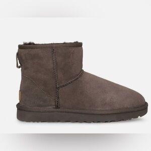 UGG Classic Mini II Boot in Chocolate